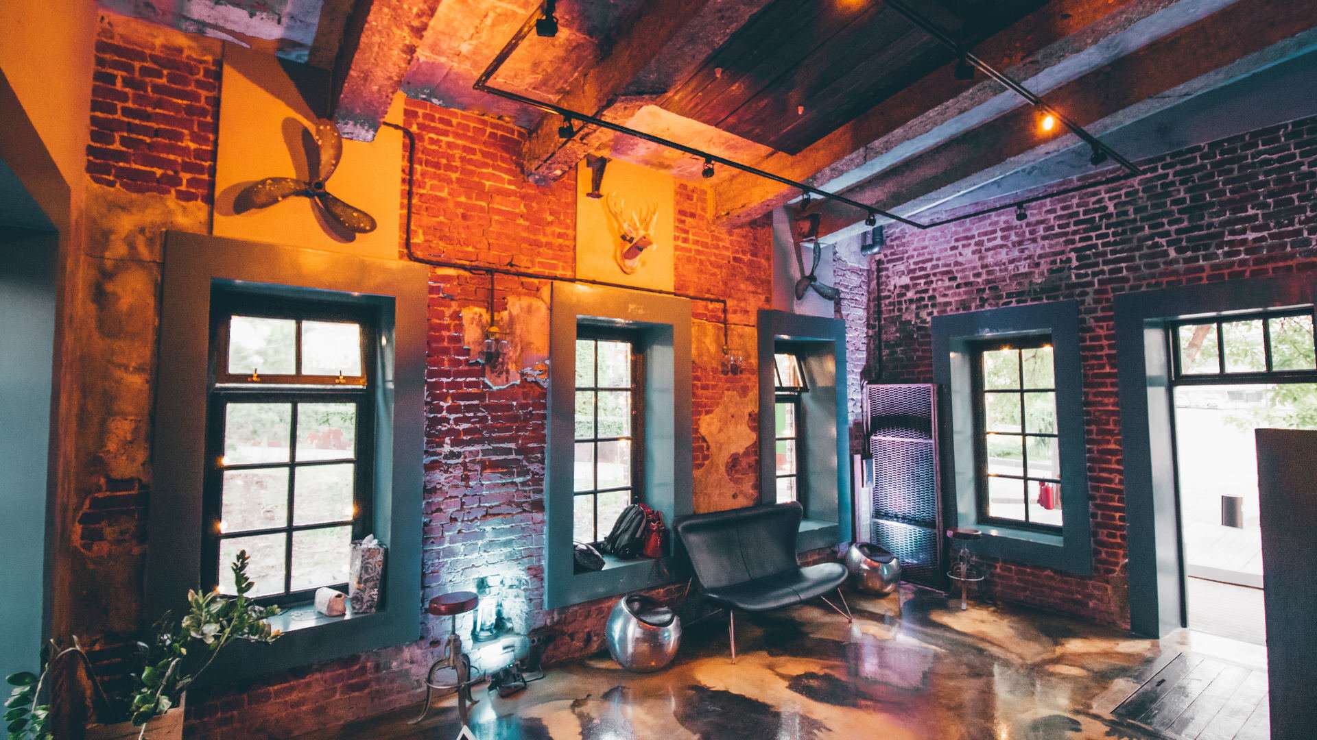 Слобода лофт. Loft Hall Ленинская Слобода. Лофт 2 Ленинская Слобода. Лофт Холл Москва Ленинская Слобода 26. Лофт Холл Москва Автозаводская.
