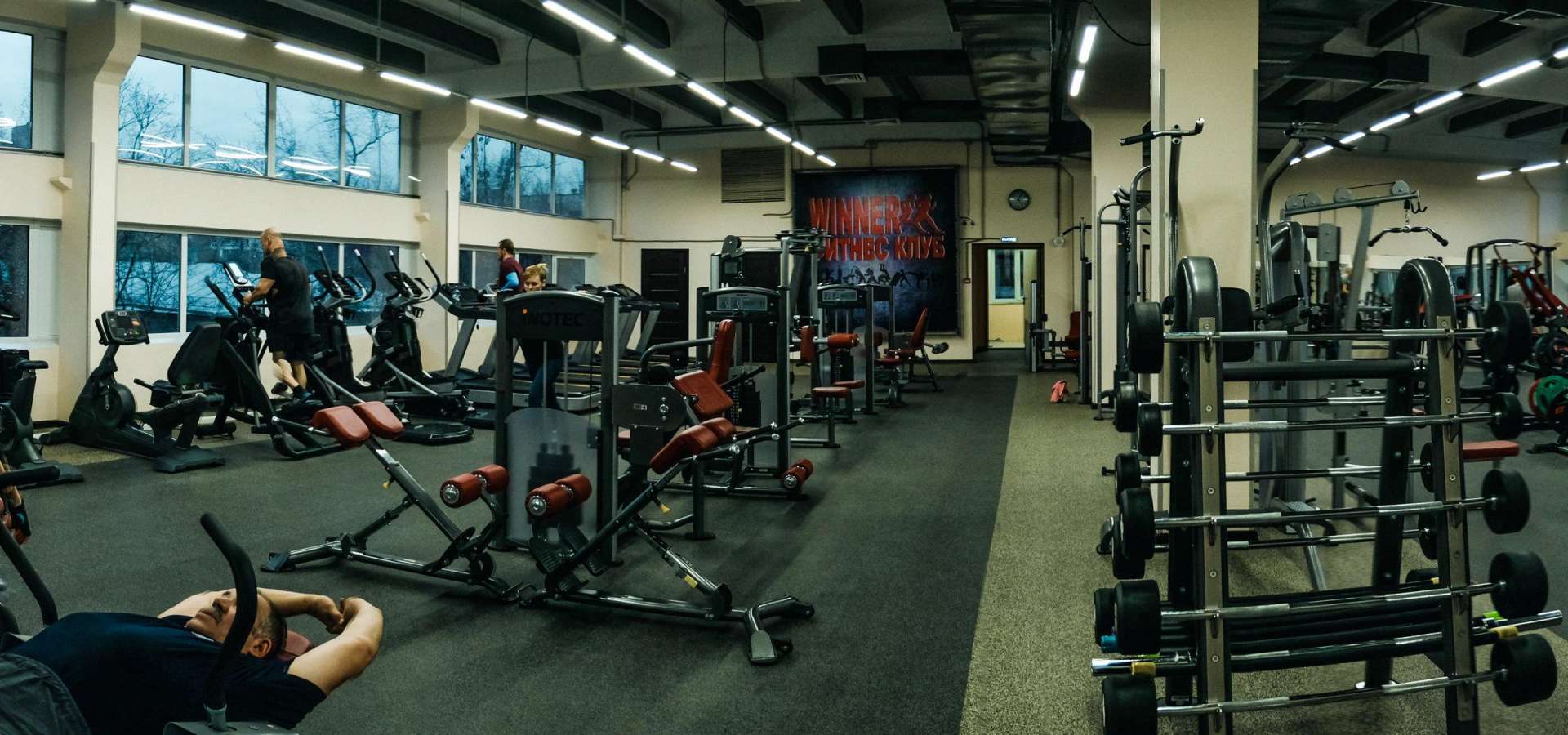 Фитнес в текстильщиках. Винер тренажерный зал в Текстильщиках. Спортзал Текстильщики. Фитнес клуб Виннер Текстильщики. Winner Печатники.