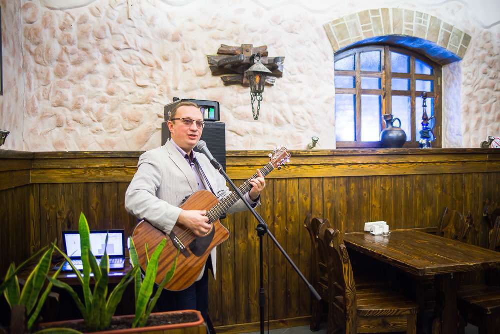 Армянские рестораны с живой музыкой в москве. Кафе бар жако. Ресторан жако Москва. Жако Ивлев кафе. Живая музыка в ресторане.